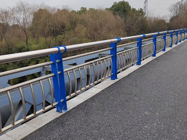 桥梁护栏