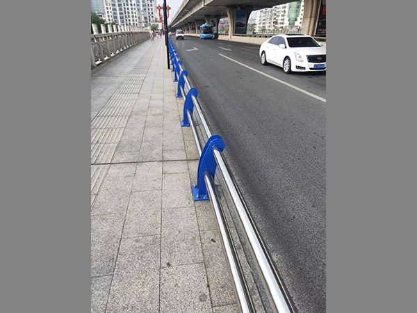 桥梁护栏