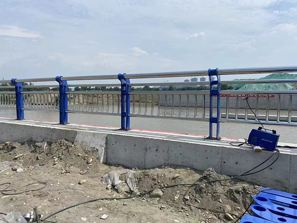桥梁护栏