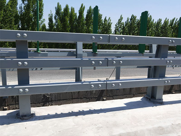 防撞护栏制造工艺有哪些注意事项